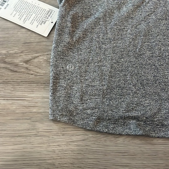 Lululemon License to Train Classic Fit T Shirt - Picture 3 of 3